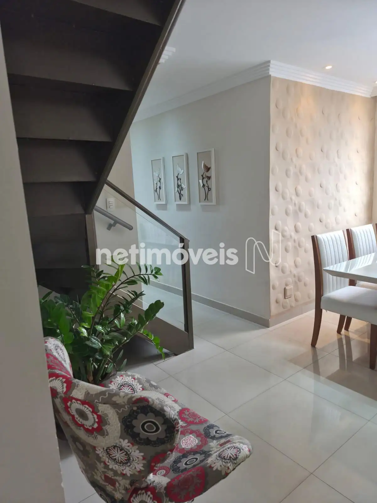 sala de jantar vista escada