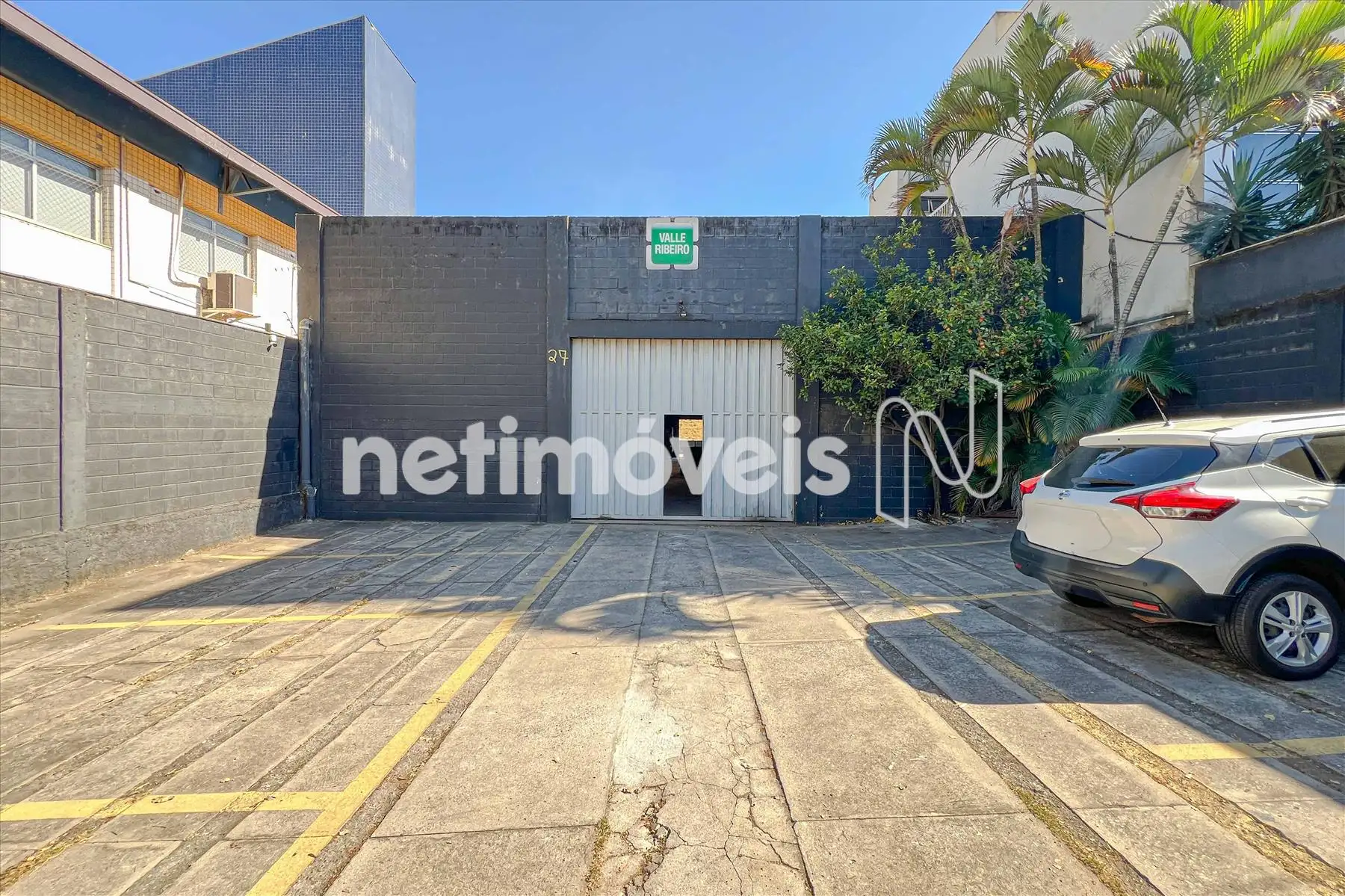 Galpão logístico para comprar com 600 m², 2 banheiros, 8 vagas em Avenida Presidente Juscelino Kubitschek, Califórnia, Belo Horizonte