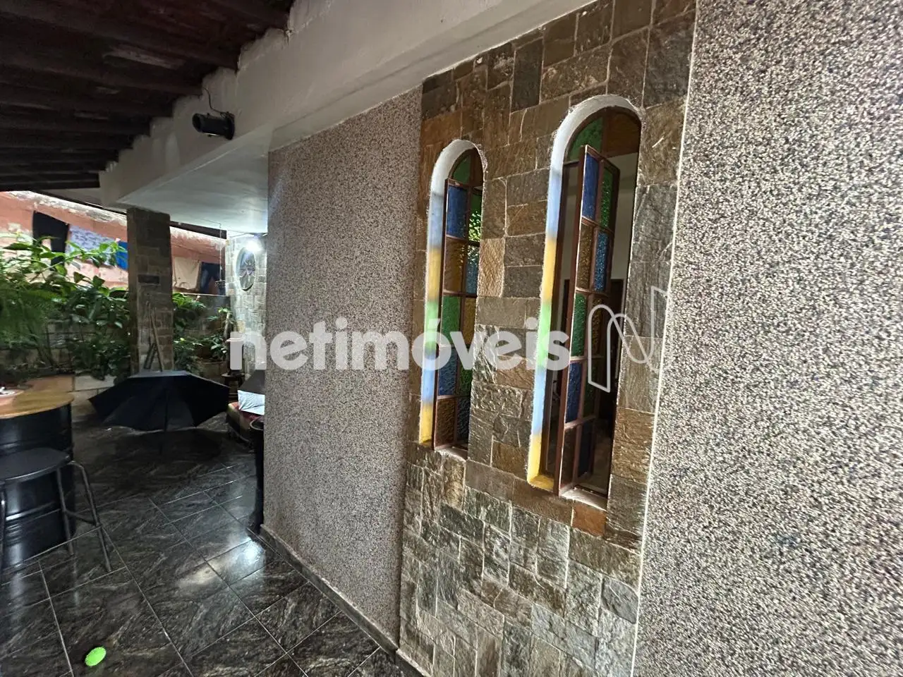 Vista da entrada para varanda