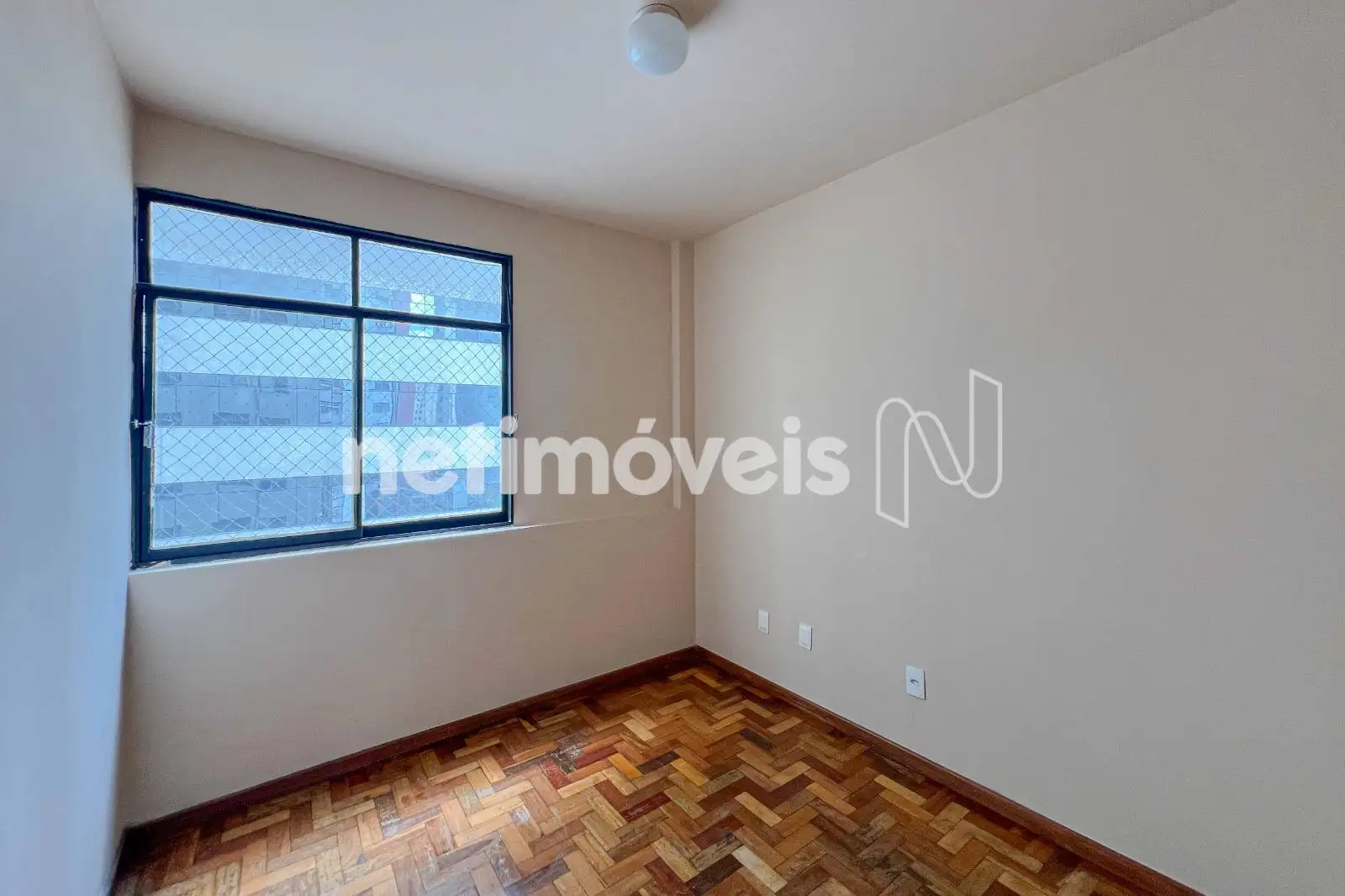 Quarto 01: Armário embutido 