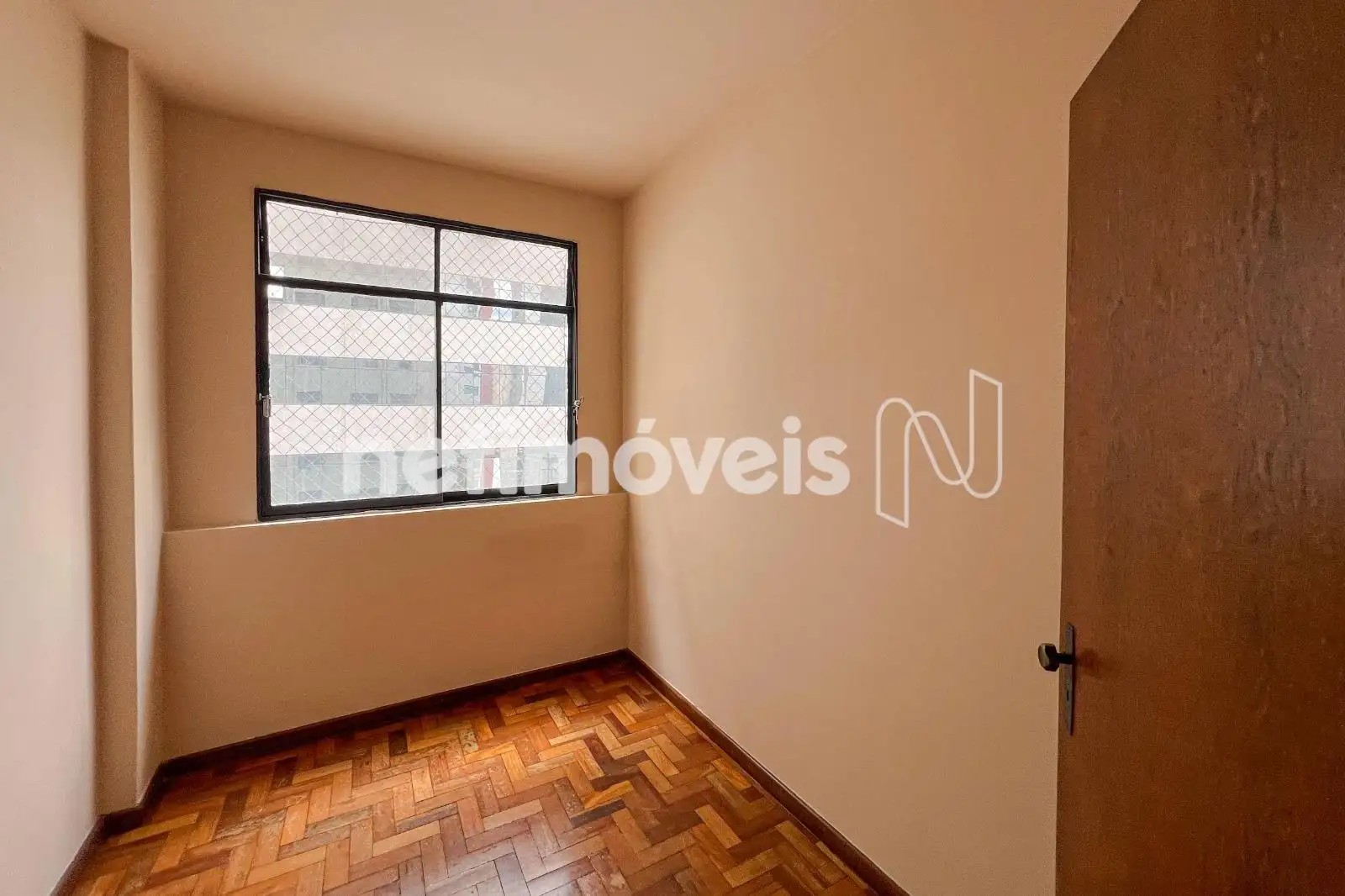 Quarto 03: Sem armário
