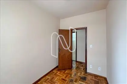  Quarto 03: Sem armário 