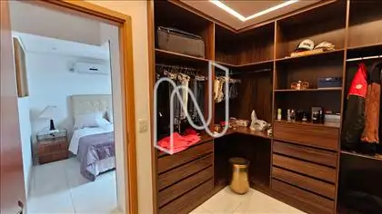 1º Pvto: Suíte Master - Closet 