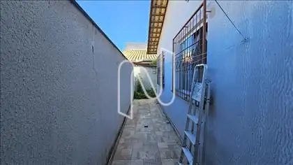 Afastamento e acesso ao jardim 