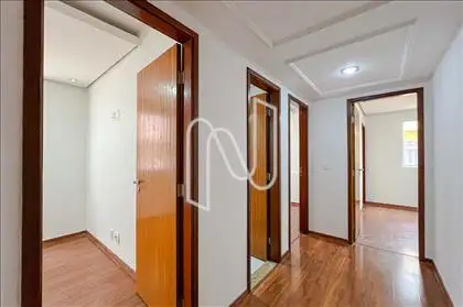 Corredor quartos e  banho social 
