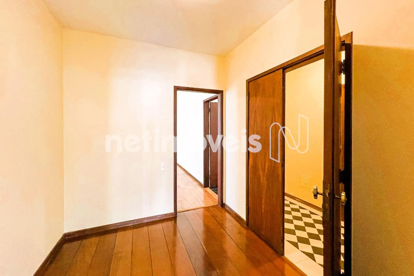 Hall interno acesso Sala TV e Salão 
