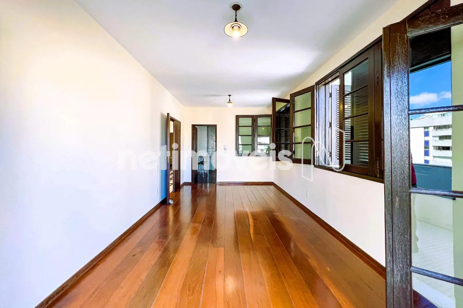 Sala de Jantar acesso a cozinha 