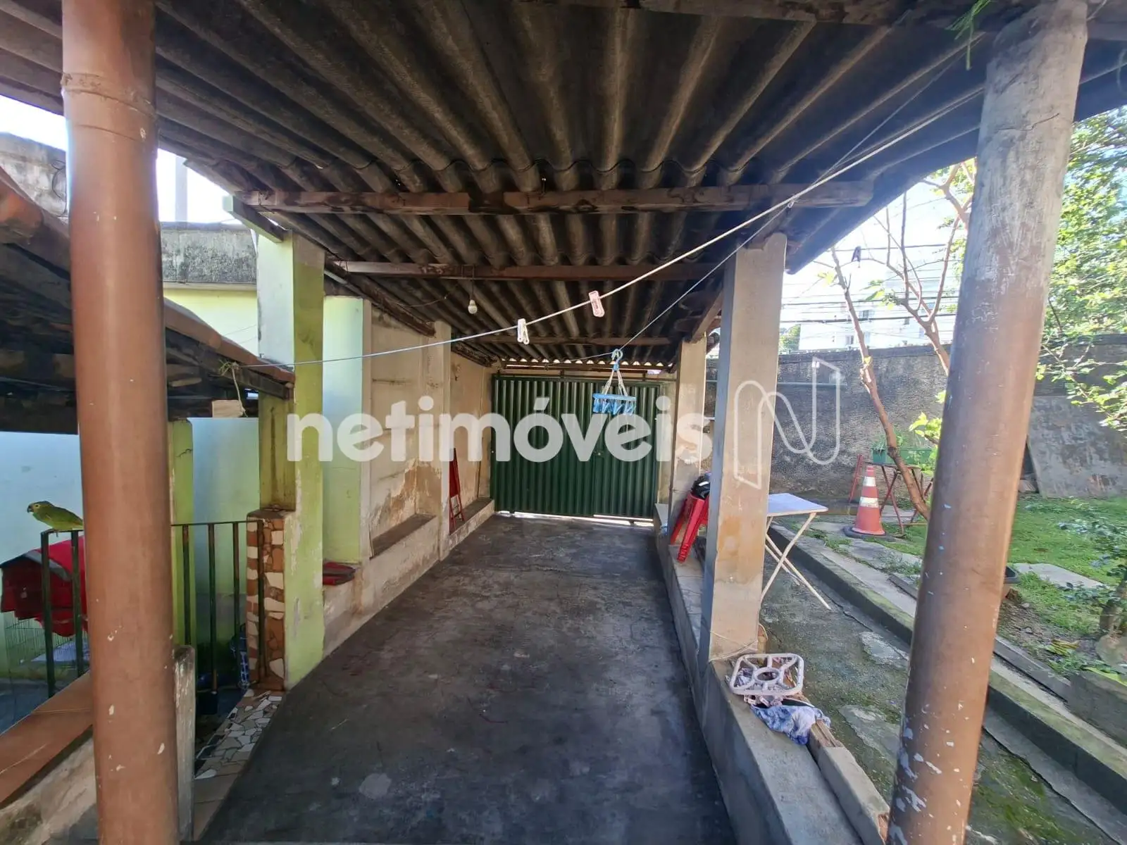 Casa comercial para comprar com 360 m², 3 quartos, 3 banheiros, 4 vagas em Rua Edgard Torres, Minas Caixa, Belo Horizonte