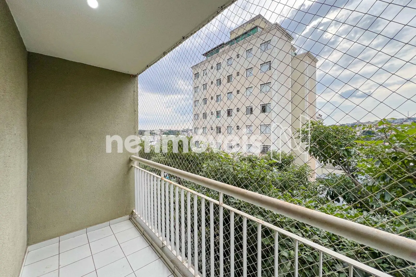 Varandão com acesso Sala de Jantar