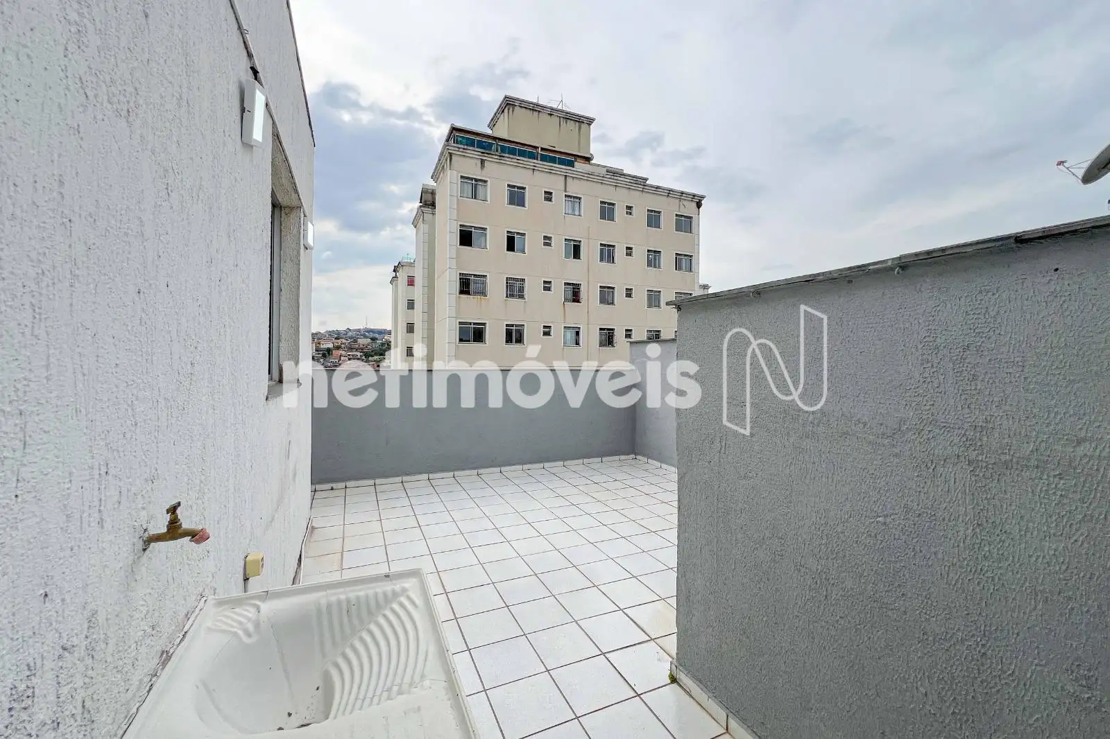 Terraço com tanque