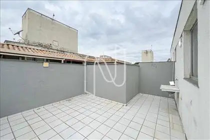 Terraço com espaço para lavandeira  