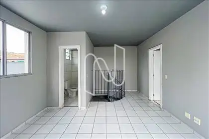 Sala TV ,  escada e Banho Social 