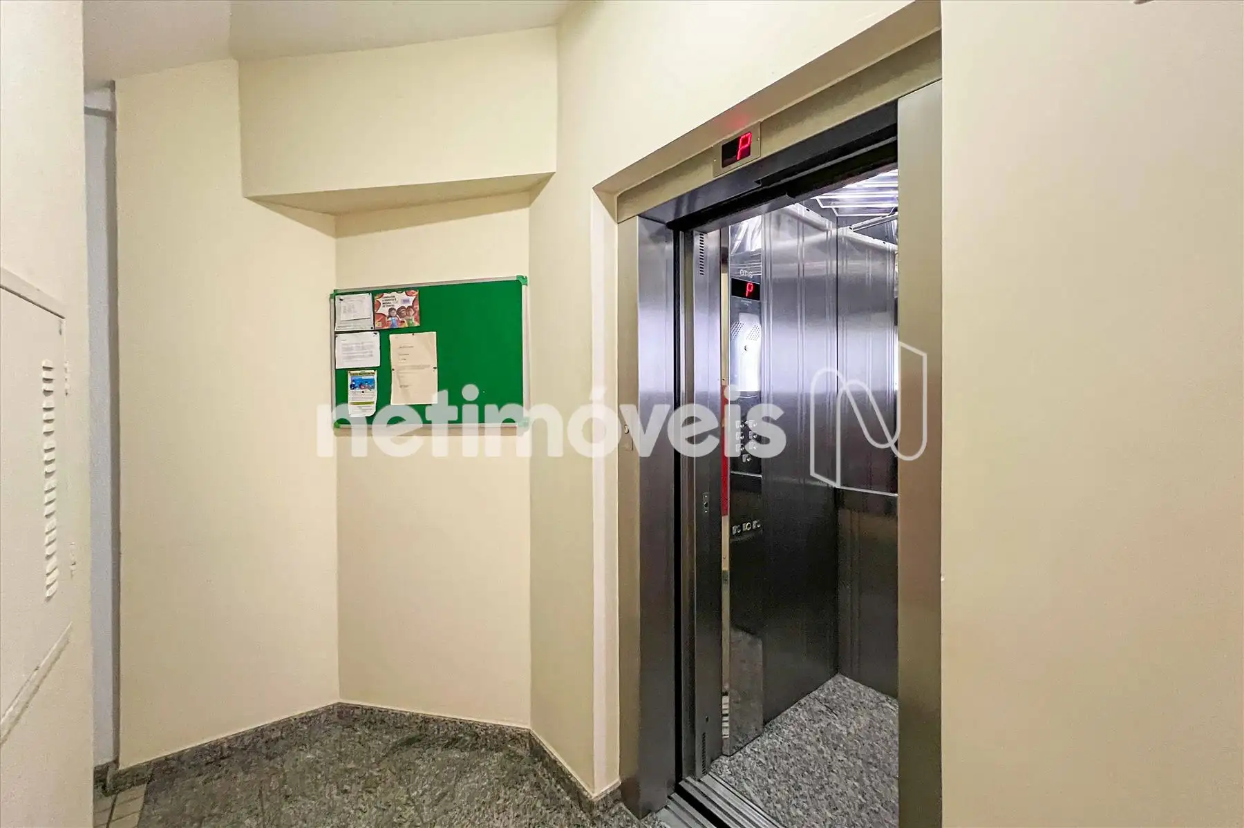 Elevador social