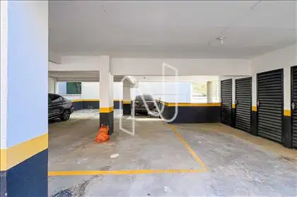 Vaga de garagem alongada