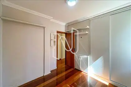 Quarto da frente