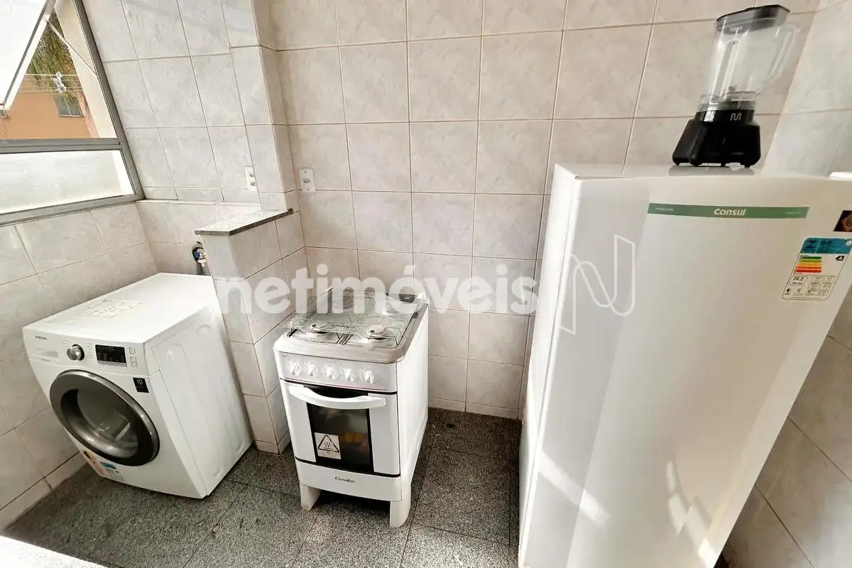 Cozinha e área de serviço
