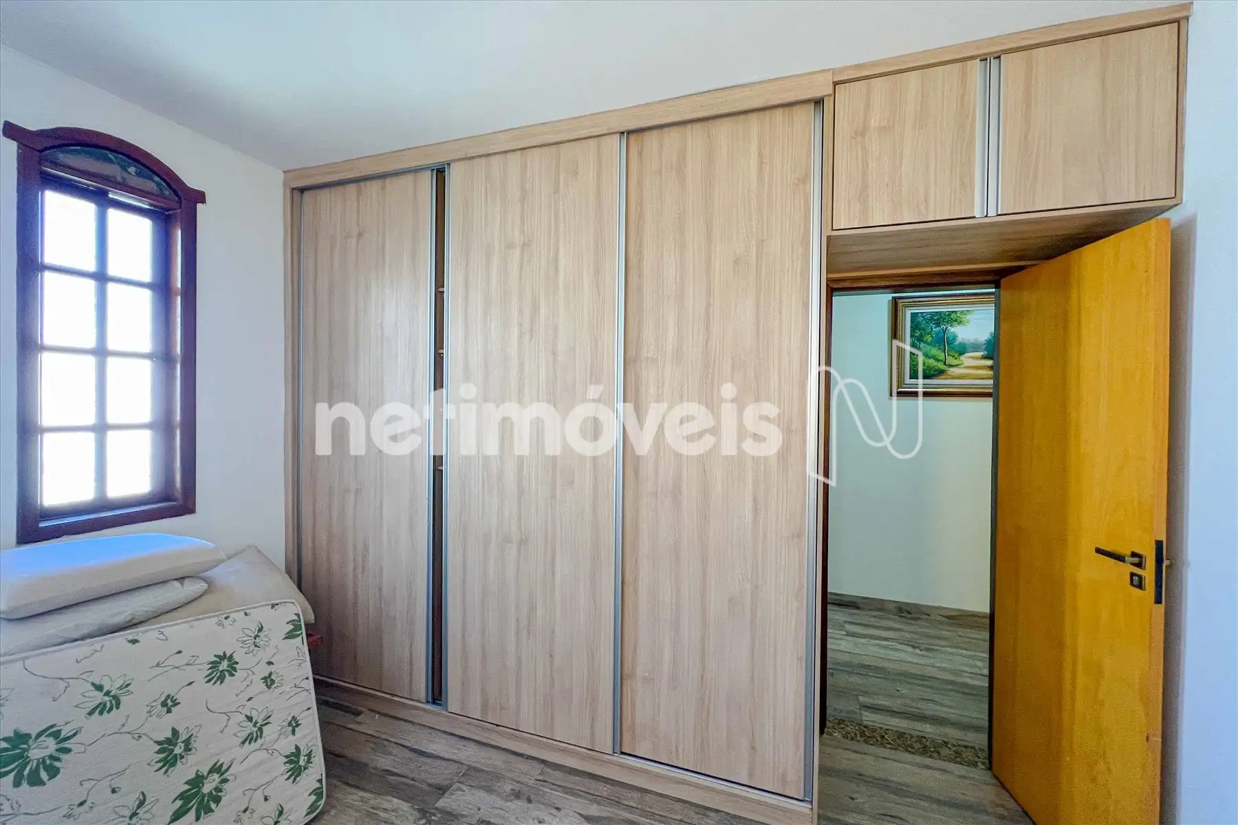 Quarto com armário planejado