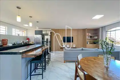 Sala conjugada à cozinha americana