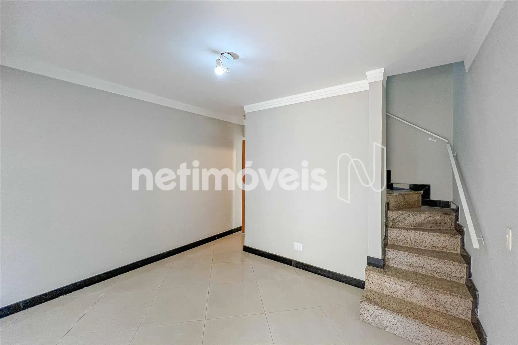 Casa geminada para comprar com 74 m², 3 quartos, 1 banheiro, 1 vaga em Santa Rosa, Belo Horizonte