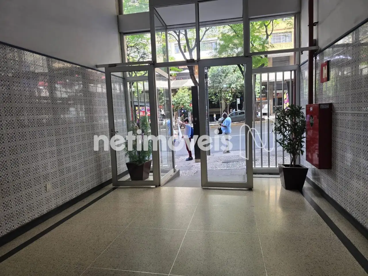 Hall Entrada