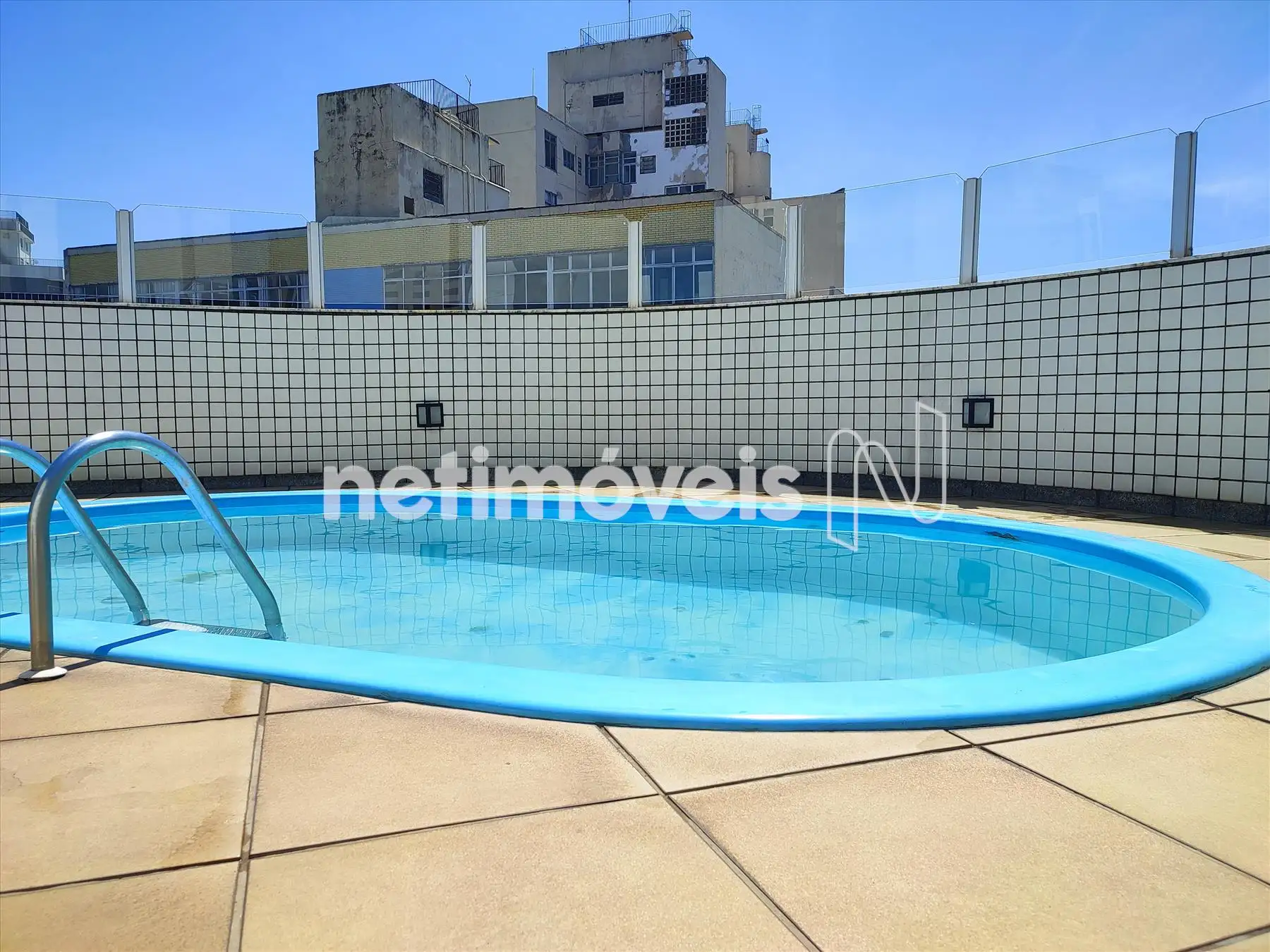 Piscina reservada  