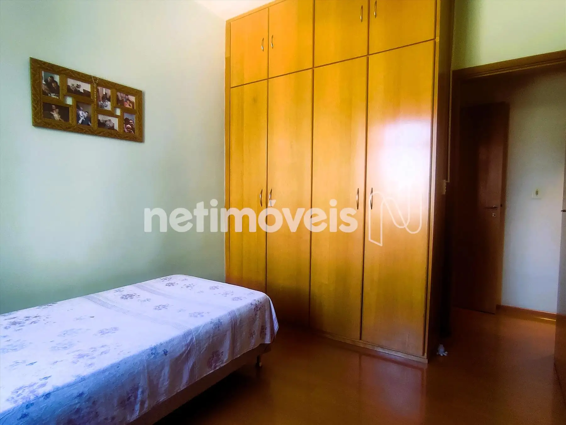 Quarto 02 - com armário