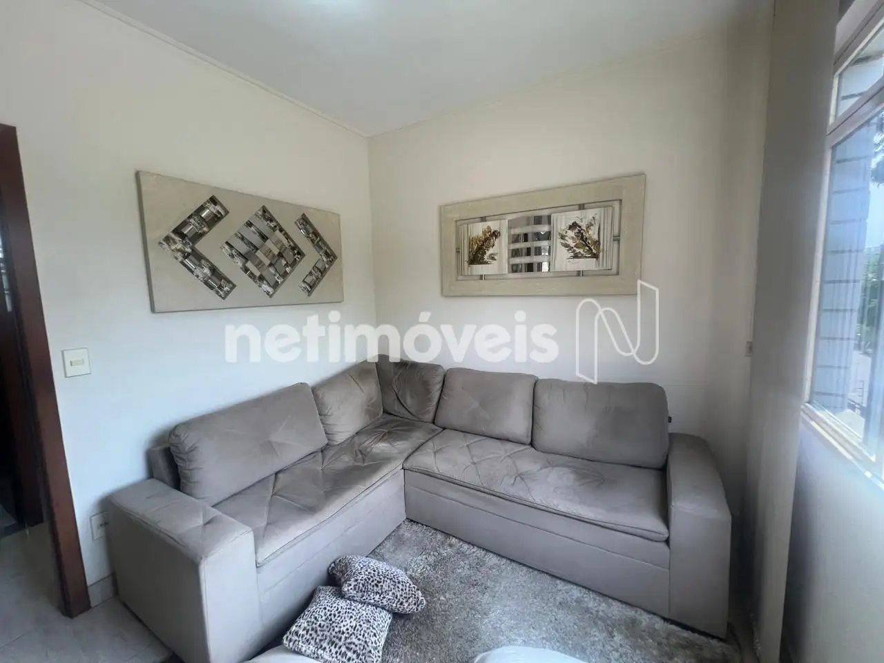 Quarto/sala de TV