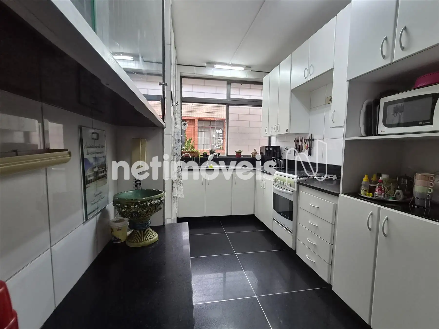 crozinha reformada com bancada para refeições