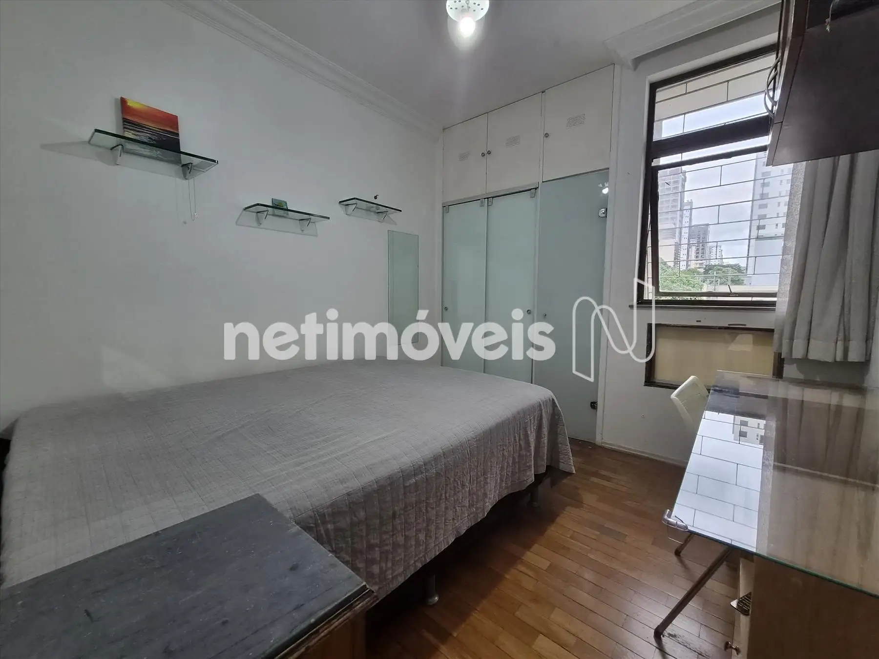 3º quarto com armário