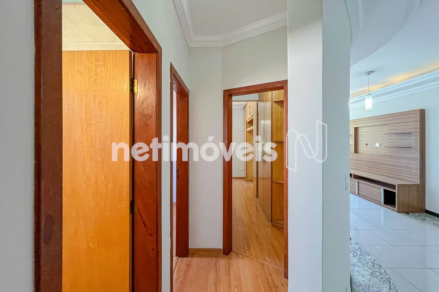 Corredor quartos e banho social