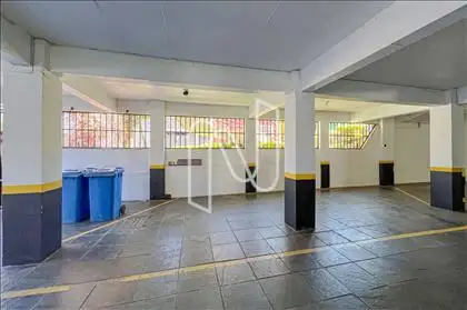 2 vagas cobertas e paralelas 