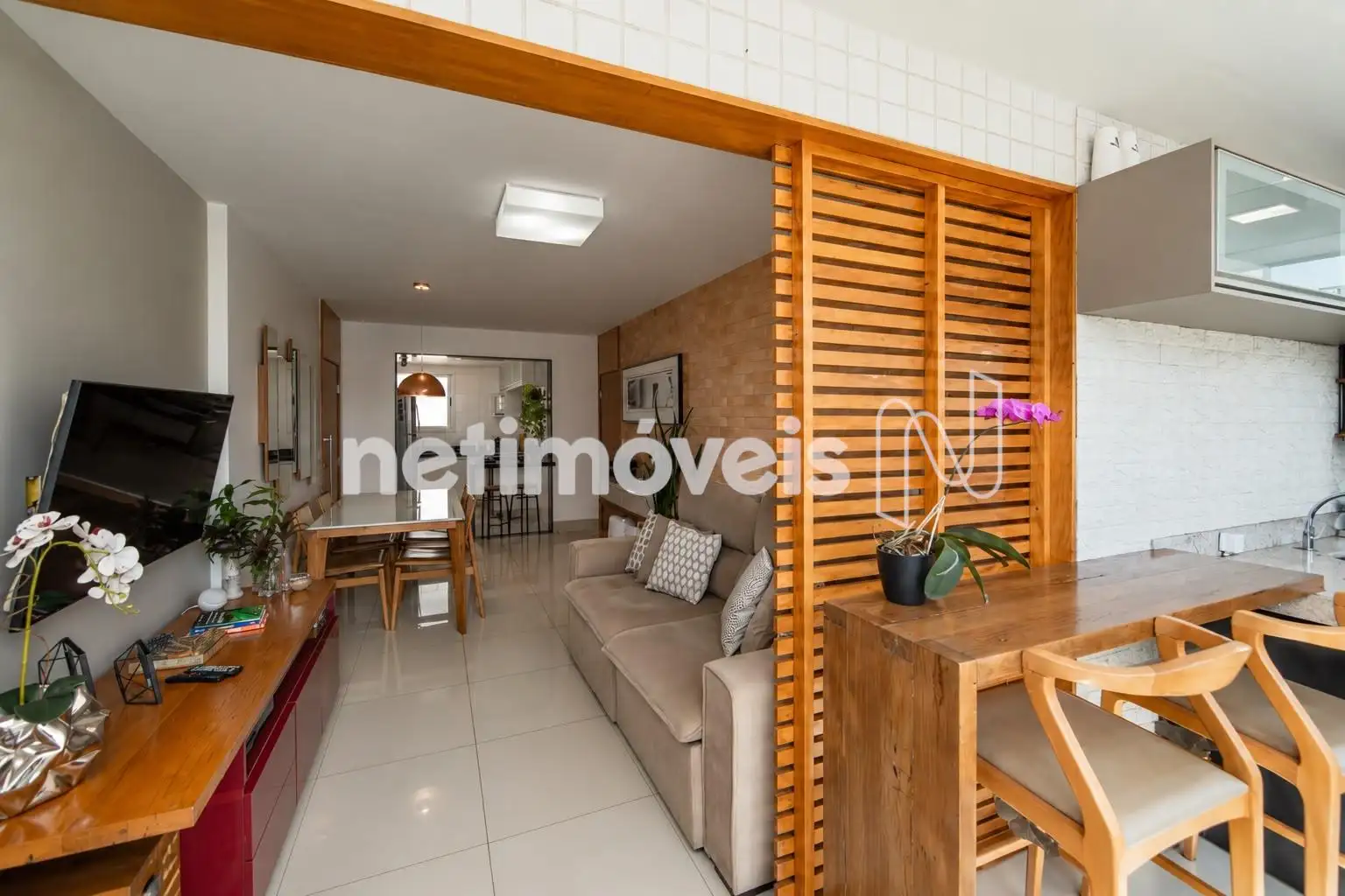 Vista da área gourmet para a sala