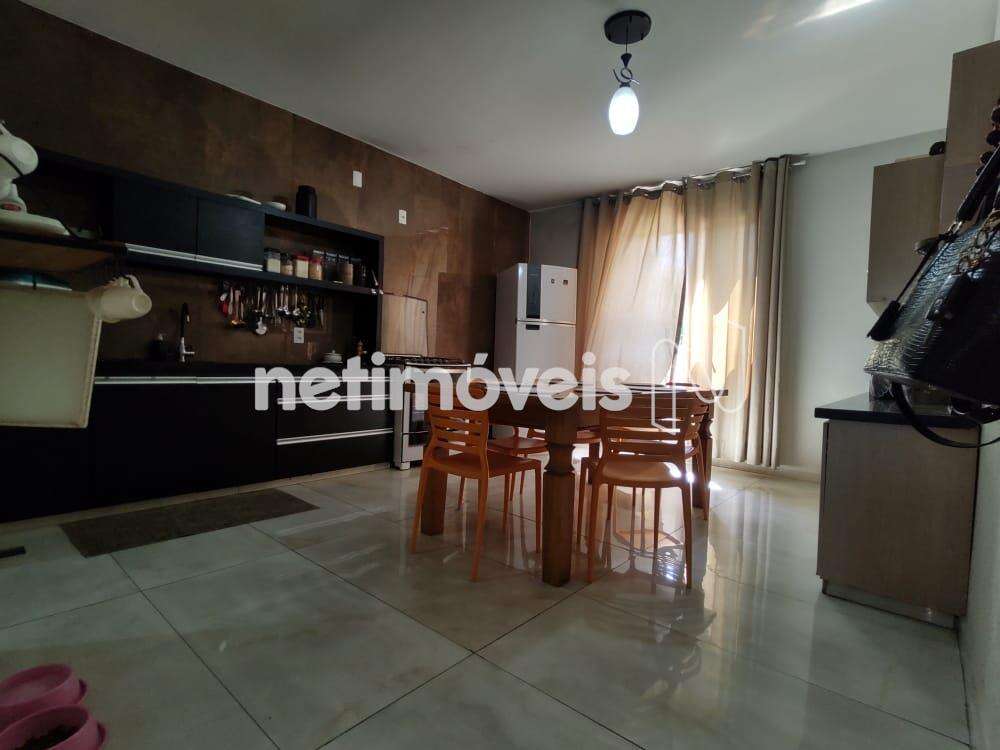 Casa-05Quartos-Suíte-Piscina-Sauna-Castelo