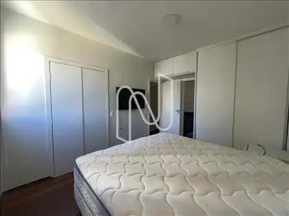 closet a esquerda e armário a direita