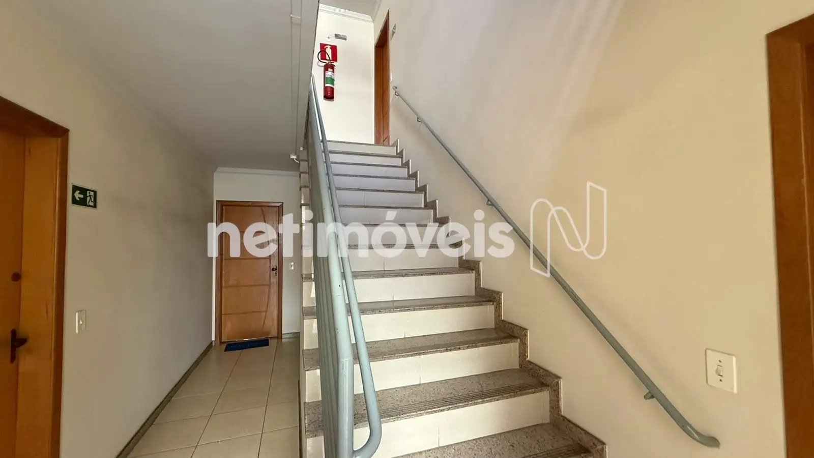 Escada para o apartamento