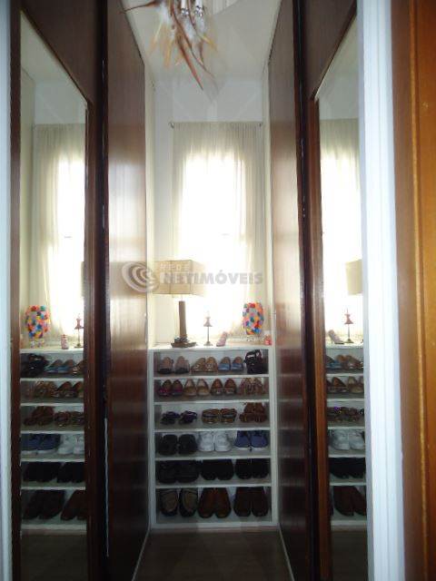 Apartamento-4Quartos-Suíte-Piscina-Itapoã