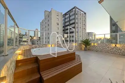 deck com Jacuzzi