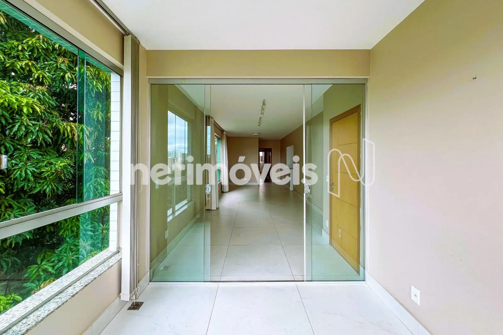 possibilidade de 3 grandes ambientes dvididos
