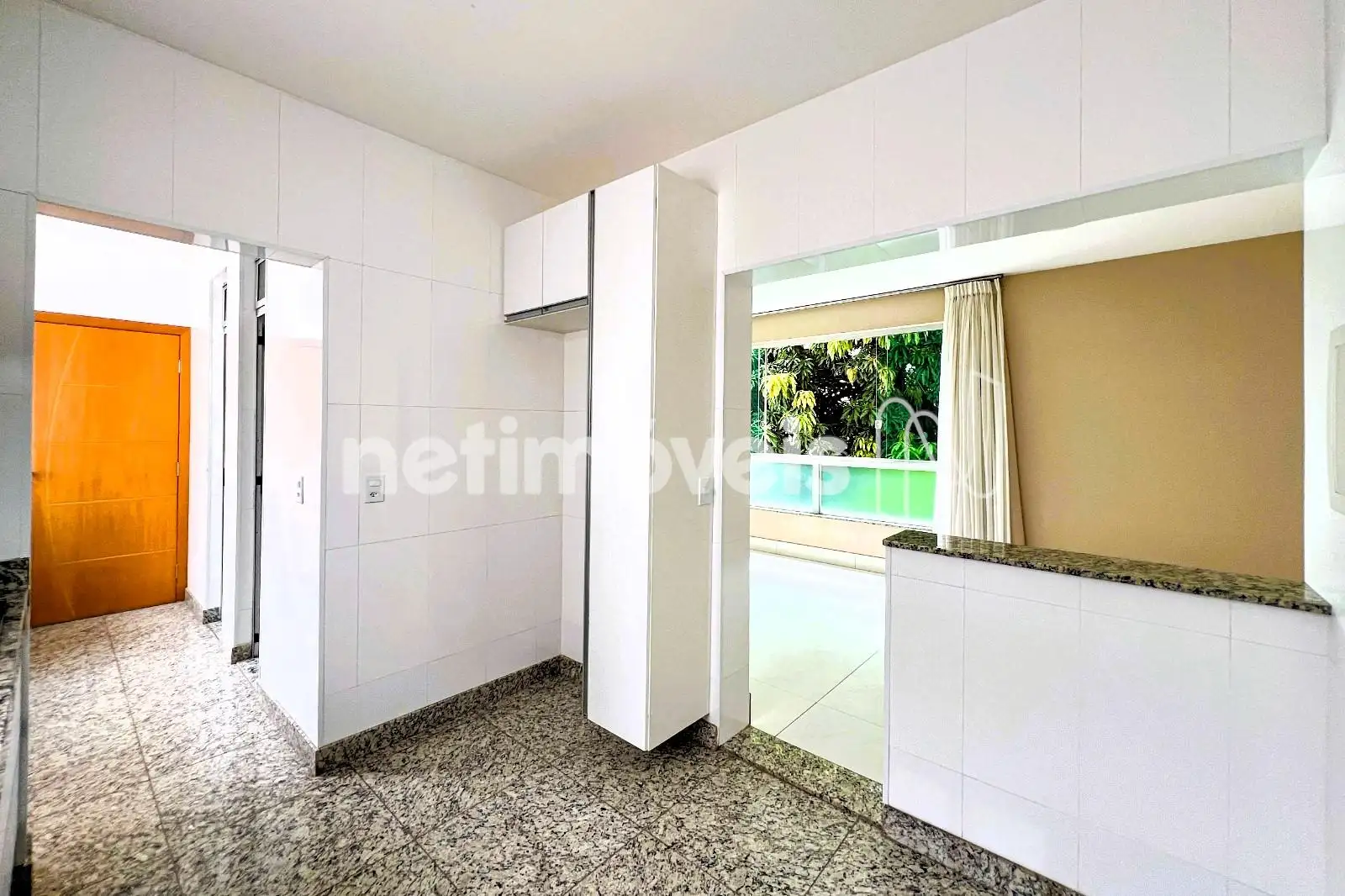 acesso área de serviço e porta de serviço