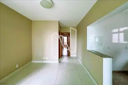acesso quartos com porta no corredor 