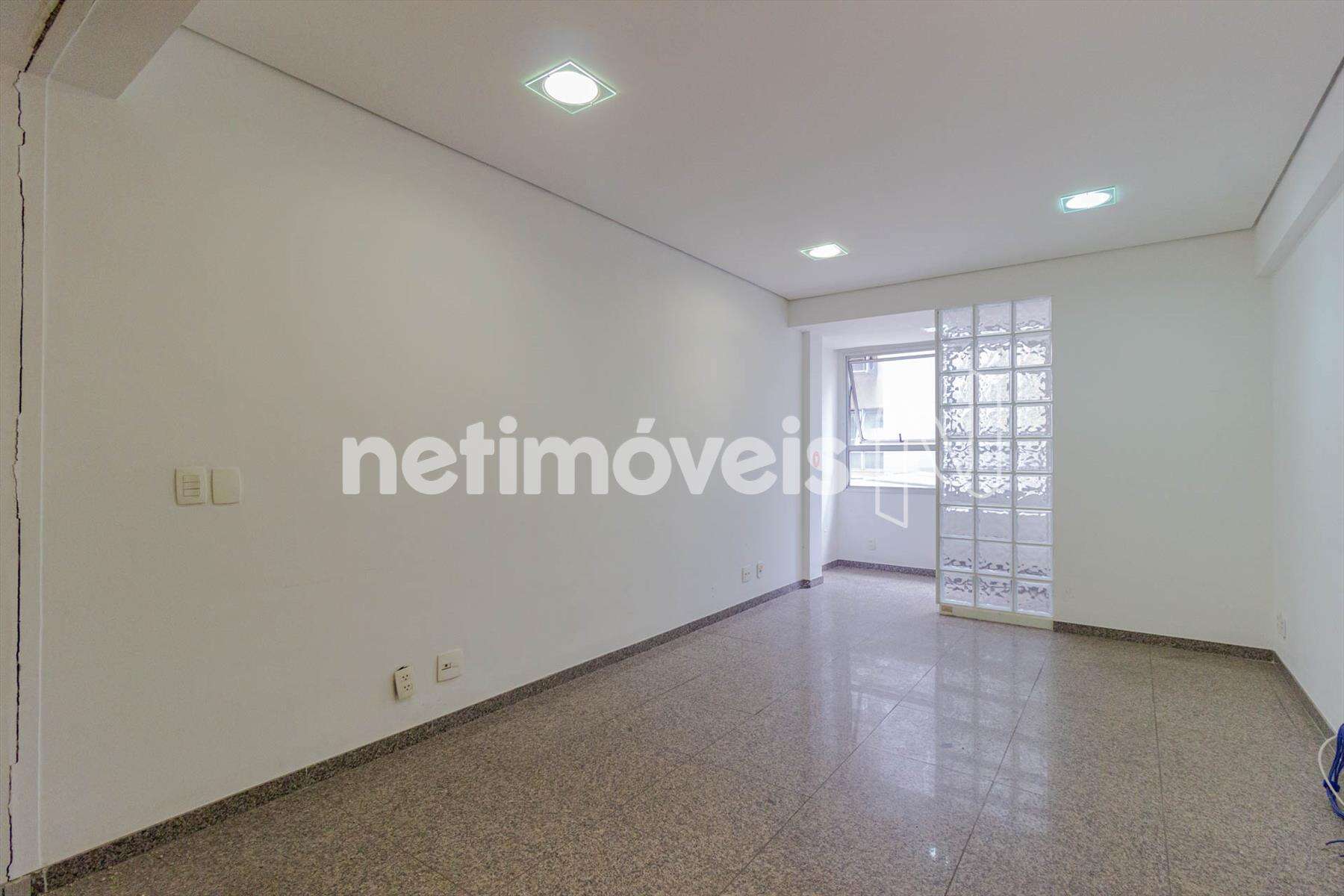 Sala para comprar com 35 m², 1 banheiro, 1 vaga em Avenida Raja Gabaglia, Estoril, Belo Horizonte