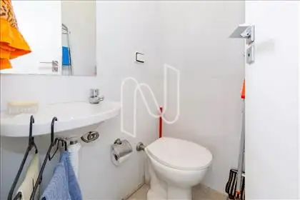 Banheiro da área de serviço