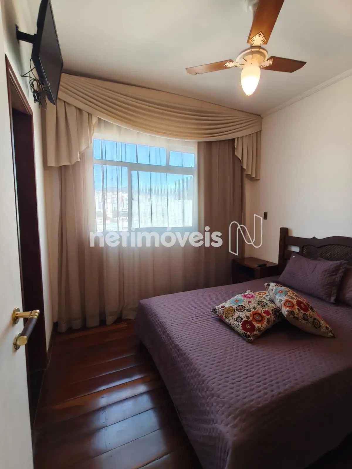 Apartamento para comprar com 29 m², 1 quarto, 1 banheiro, 1 vaga em Rua Cristal, Santa Tereza, Belo Horizonte