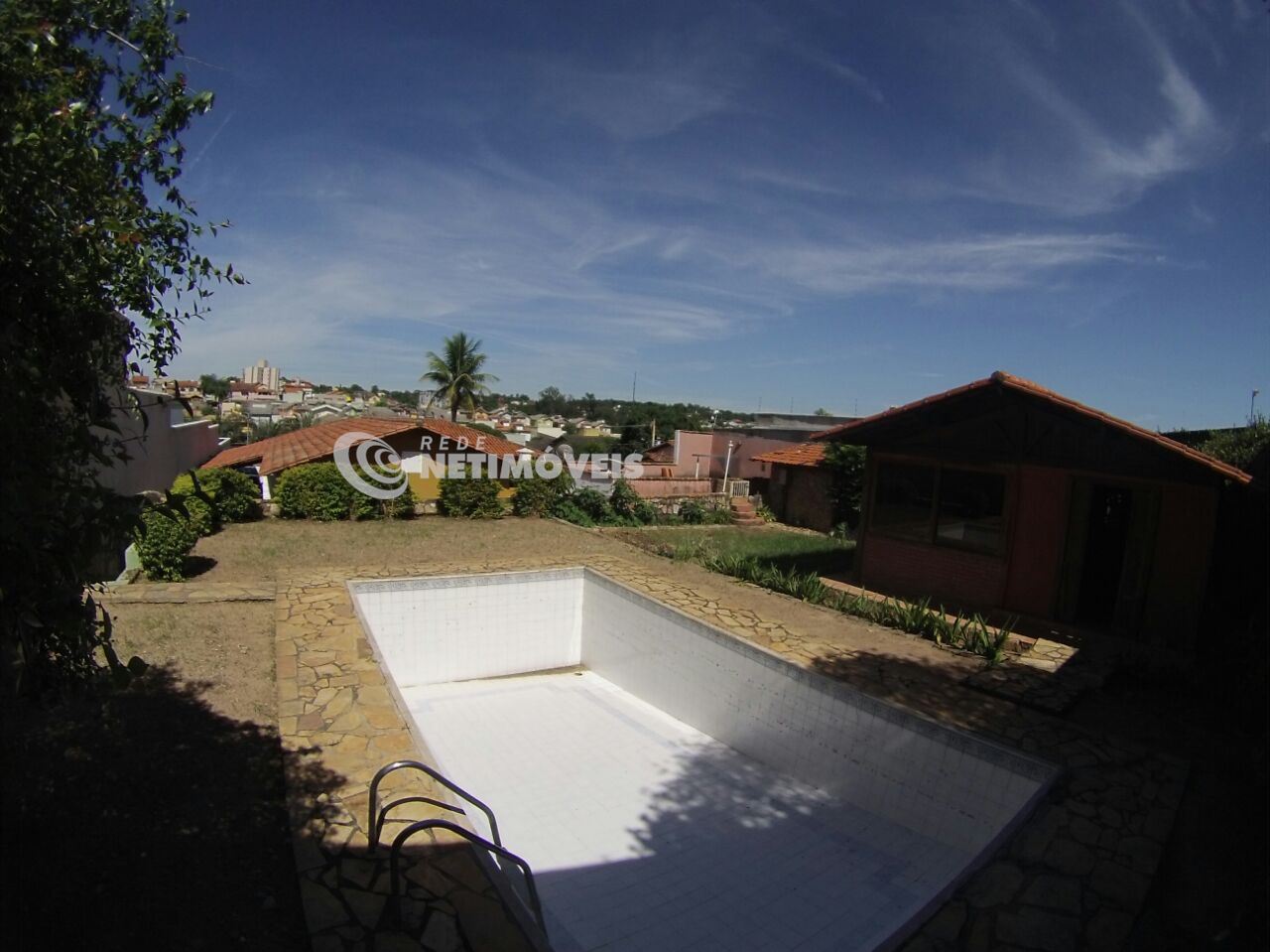 Casa-5Qts-Suíte-Salas-Piscina-Jardim-SãoLuiz