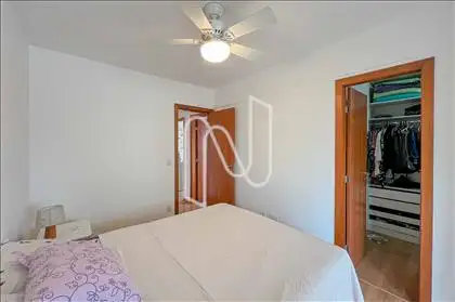 Suíte principal com varanda e closet
