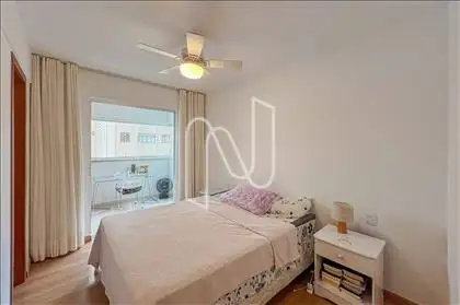Suíte principal com varanda e closet