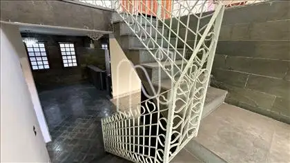 Aceso ao segundo andar