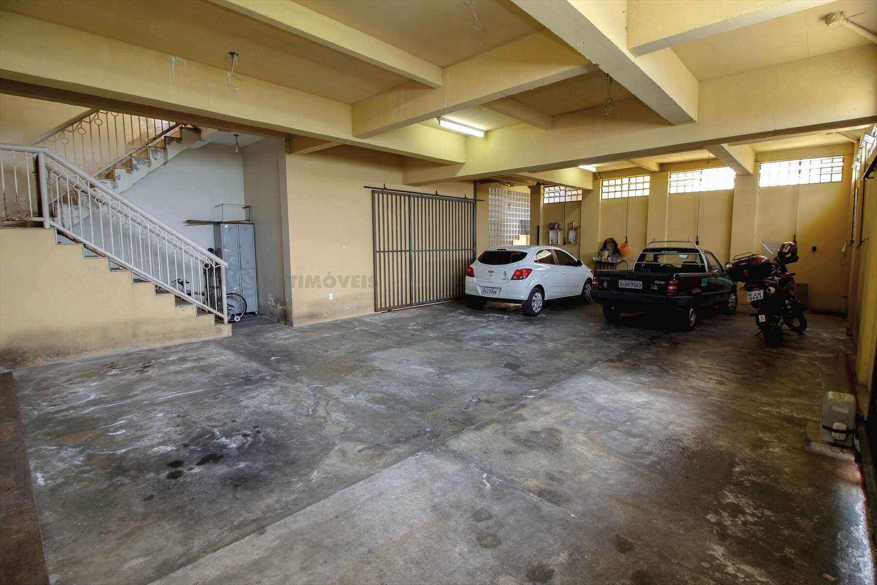 Garagem do prédio comercial