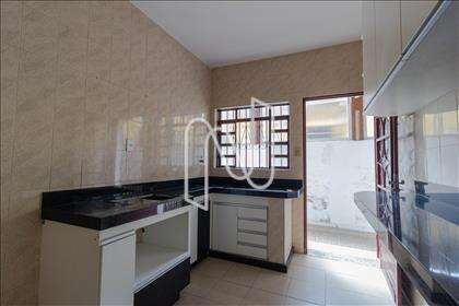 Casa-comercial-3-quartos-floresta