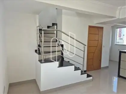 Entrada Sala Piso Inferior 